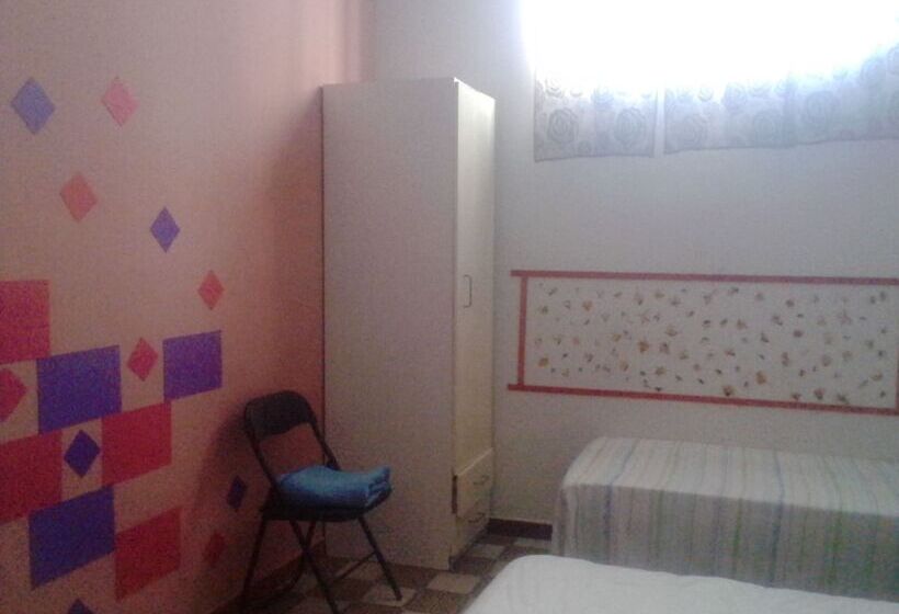 تختخواب و صبحانه Room In Bb   Bb Sciddicu Rooms, Lg