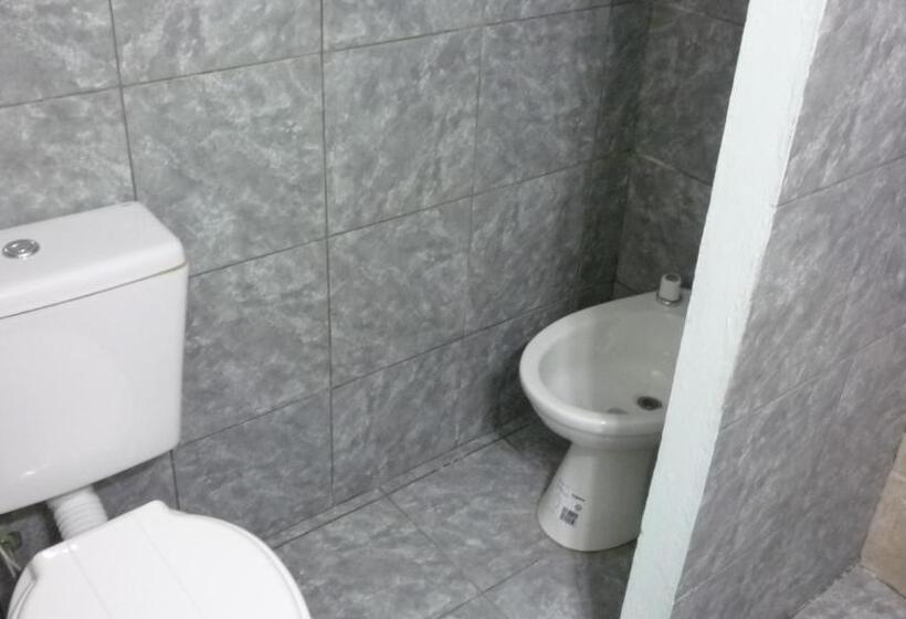 هتل Apart Eva Luna Departamentos Y Habitaciones Con Baño Privado