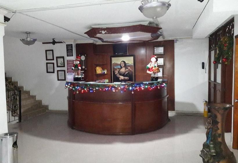 هتل Davinci Calarca