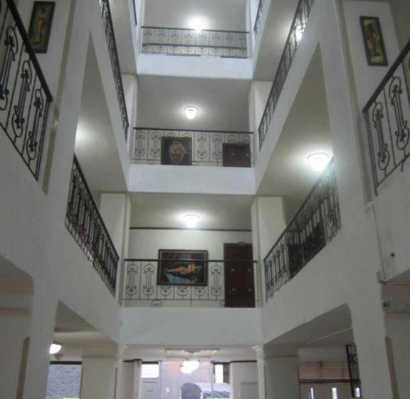 هتل Davinci Calarca