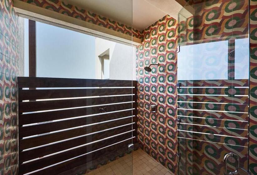 هتل San Cristobal Adults 15+