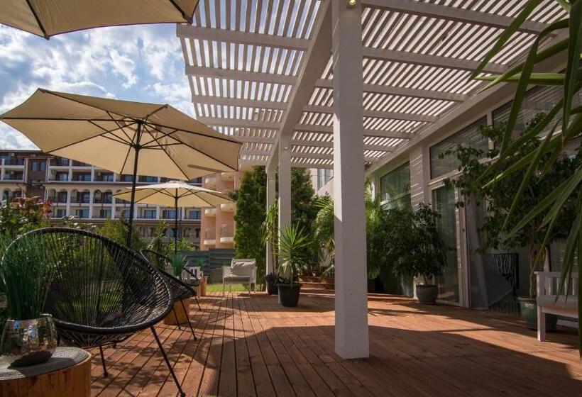 هتل The Mint Villa   Saint Vlas
