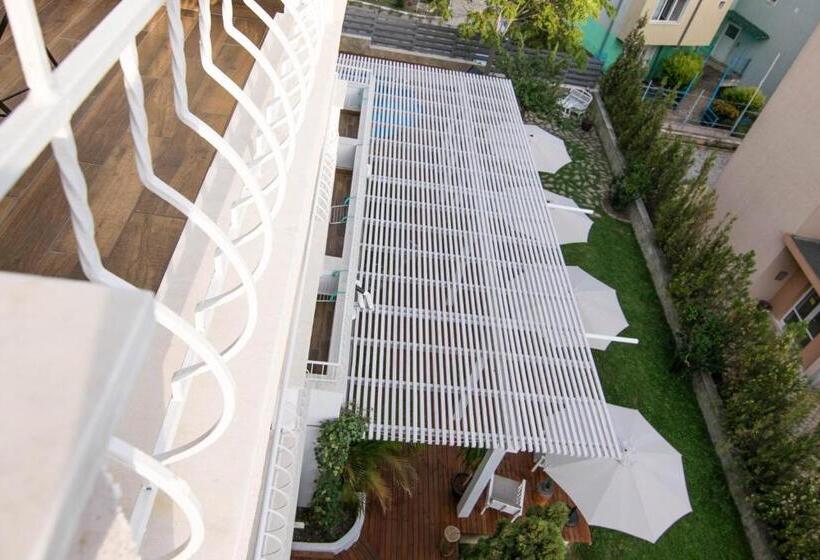 هتل The Mint Villa   Saint Vlas
