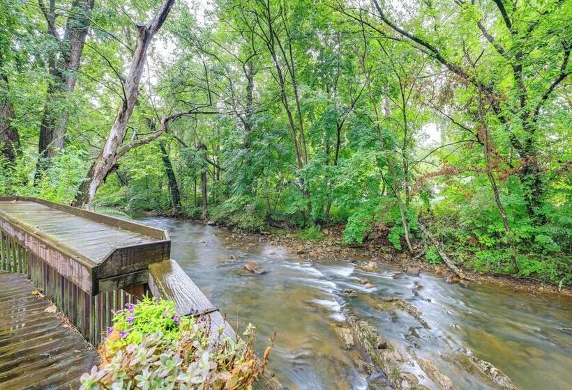 Charming Damascus Retreat W/ Deck & Creek Views!