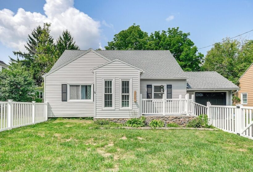 3 Mi To Dtwn Syracuse: Home W/ Fenced Yard!