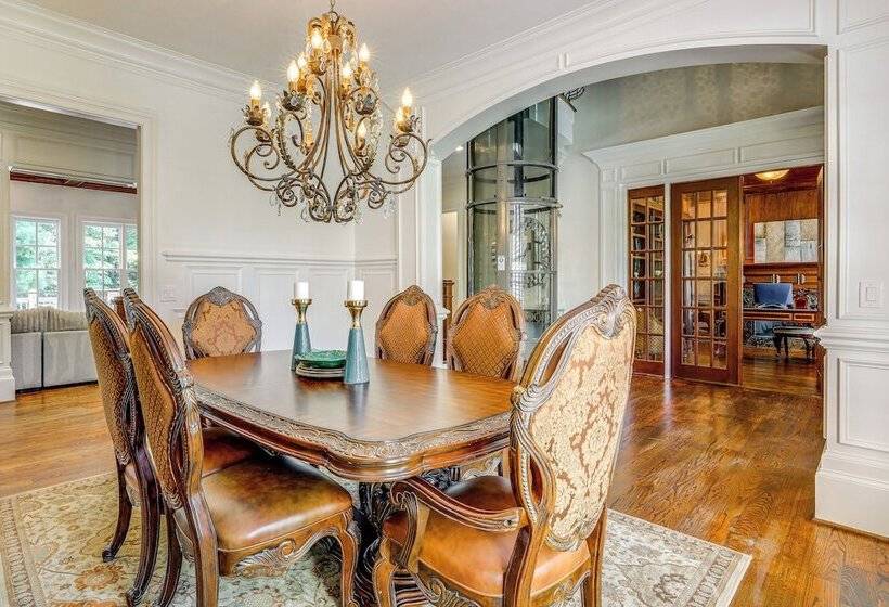 Luxe Atlanta Home ~ 12 Mi To Downtown!