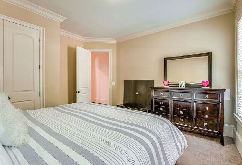 Luxe Atlanta Home ~ 12 Mi To Downtown!