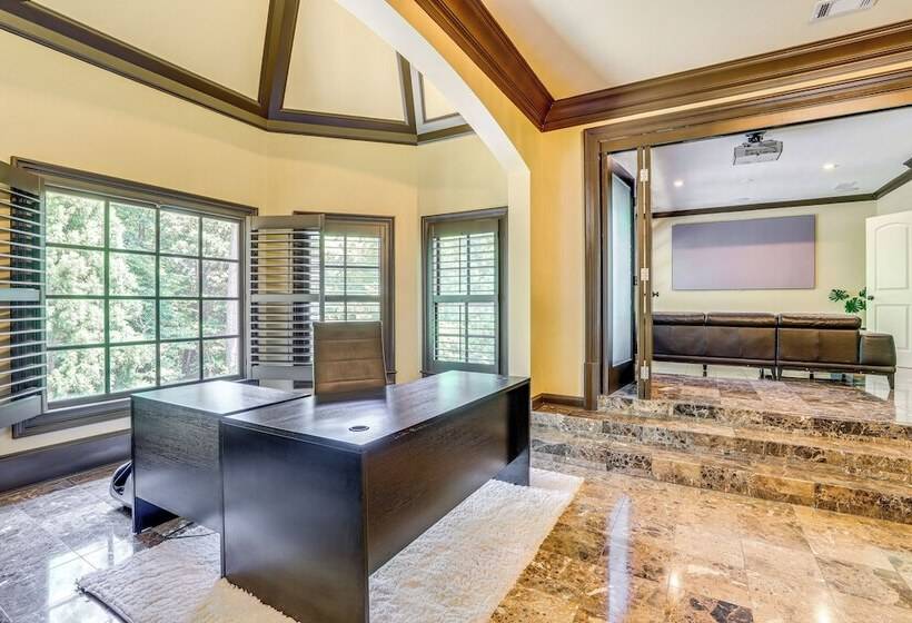 Luxe Atlanta Home ~ 12 Mi To Downtown!
