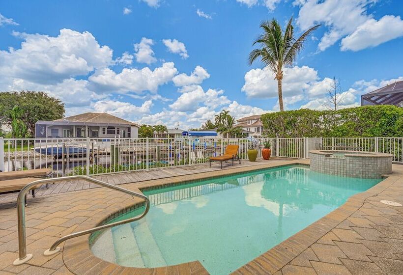 Luxe Bonita Springs Home < 2 Mi To Beach!