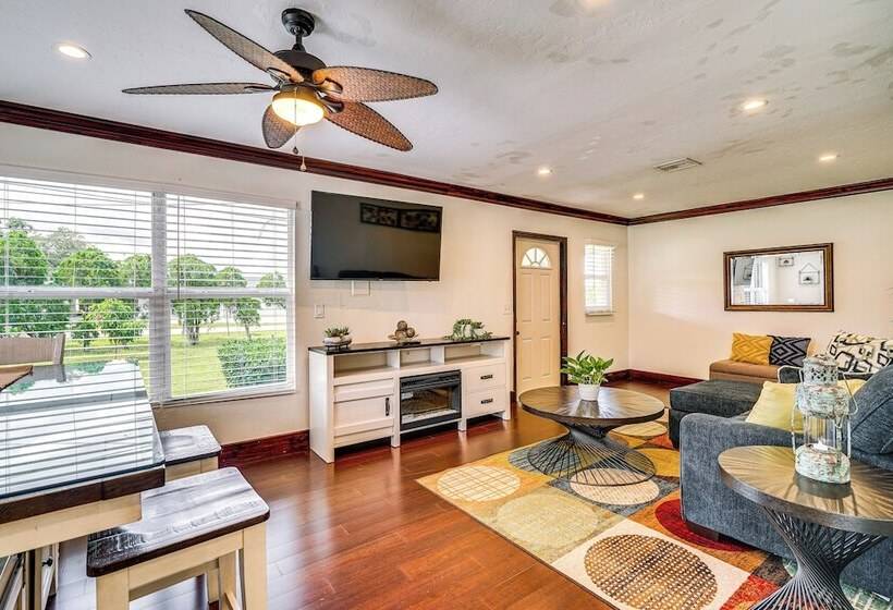 Peaceful Fort Myers Home: Walk To Buckingham Farms