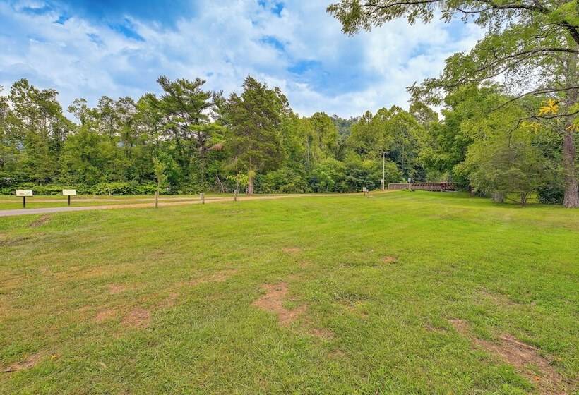 Updated Damascus Cottage On Appalachian Trail!