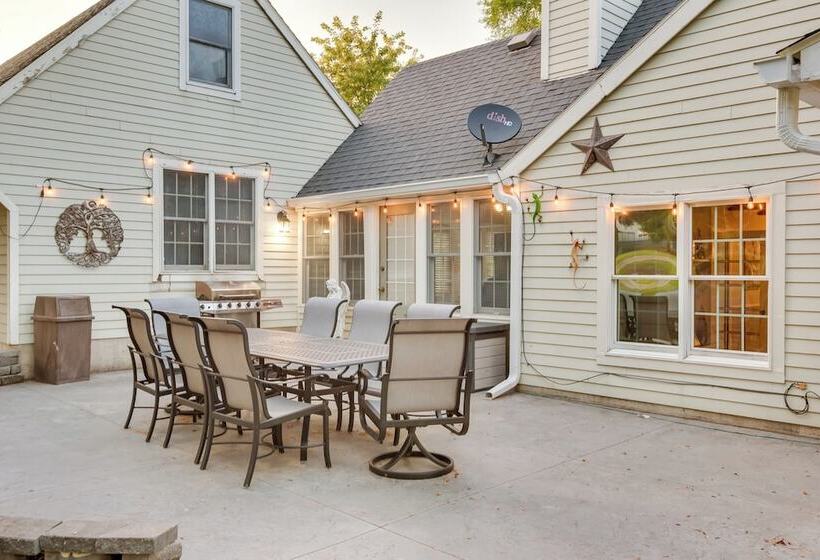 5 Acre Graceland Family Home In West Des Moines