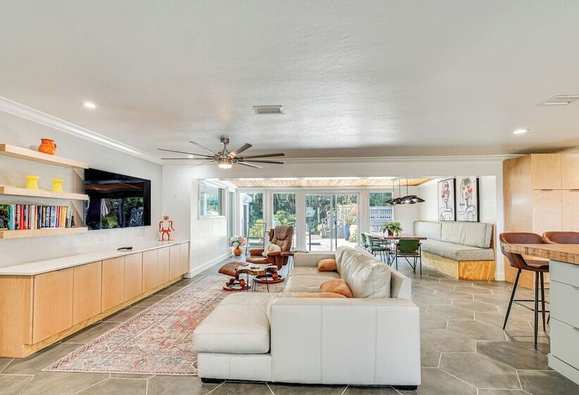 Walk To Beach: Cape Coral Home W/ Grill & Patio