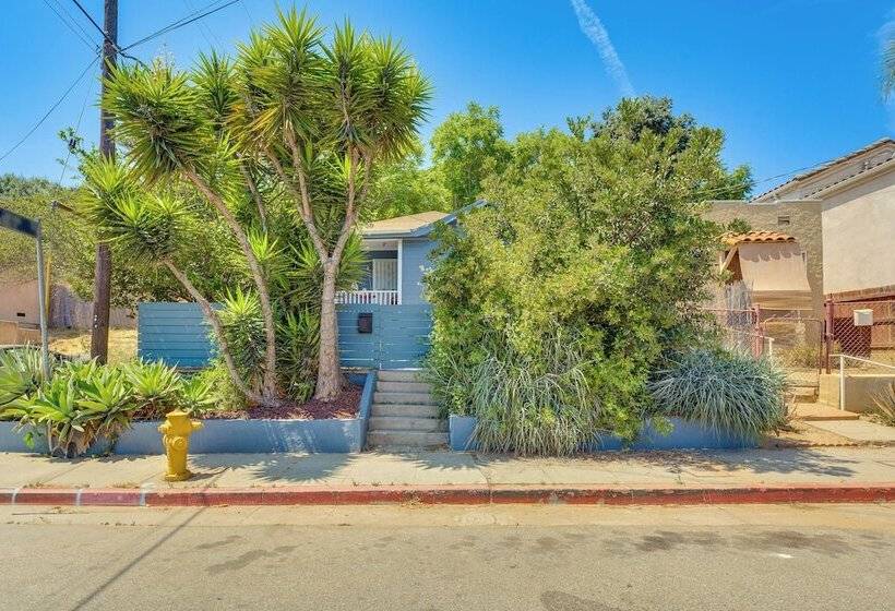 Bright & Mod Bungalow: 2 Mi To Downtown La!