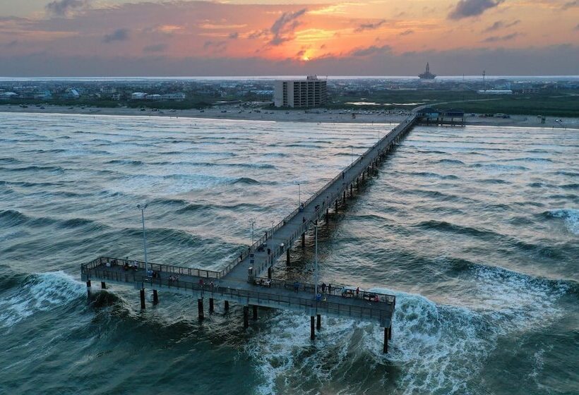 Steps To The Beach, Balcony W/ Ocean View Golf Cart Zone Casa Rosada