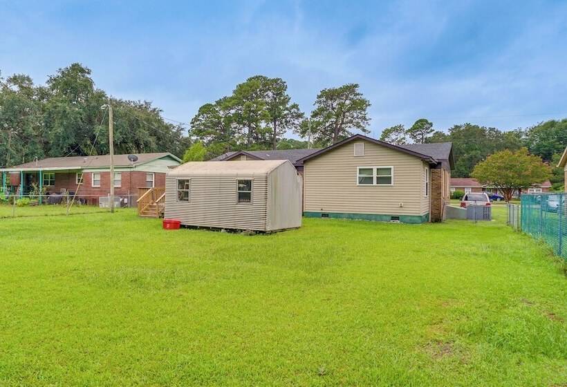 Charming Wilmington Home W/ Large Yard & Grill!