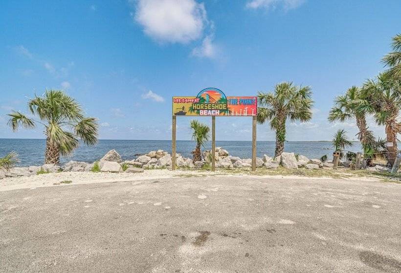 Gulf Of Mexico Beach Cottage: Walk To Boat Ramp!