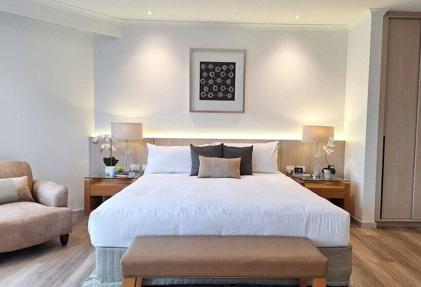 هتل Residence On Langley Park