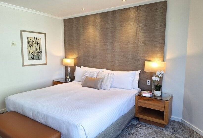 هتل Residence On Langley Park