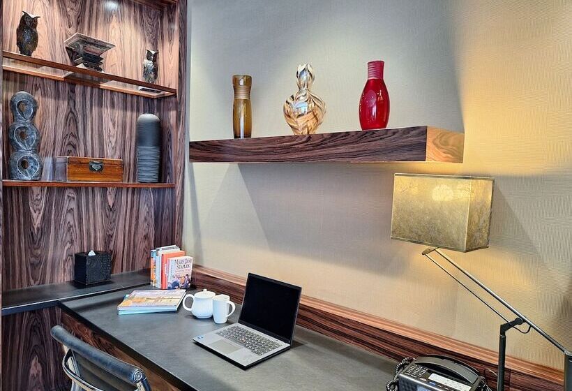 هتل Residence On Langley Park