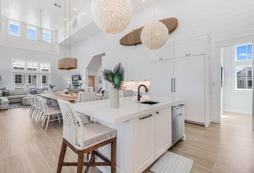 Lakeside Luxury 230 Lak