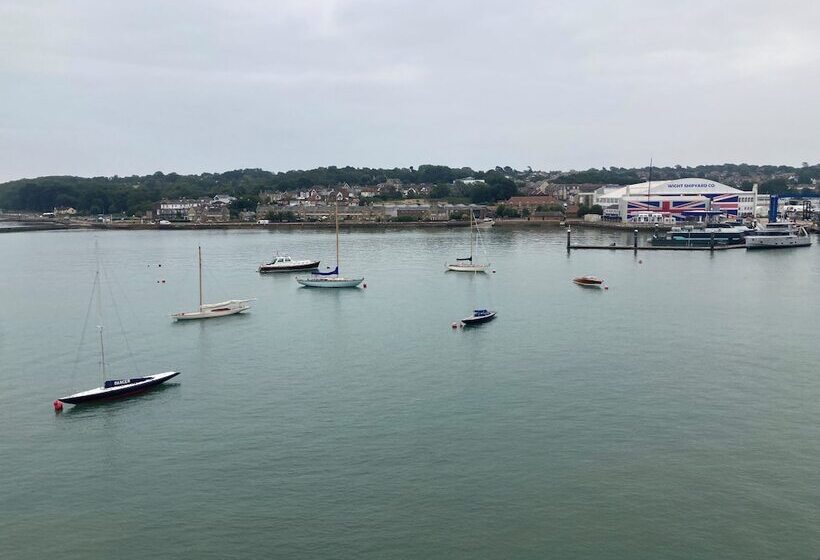 住所  Cosy Coastguard Cottage Right Next To The Sea