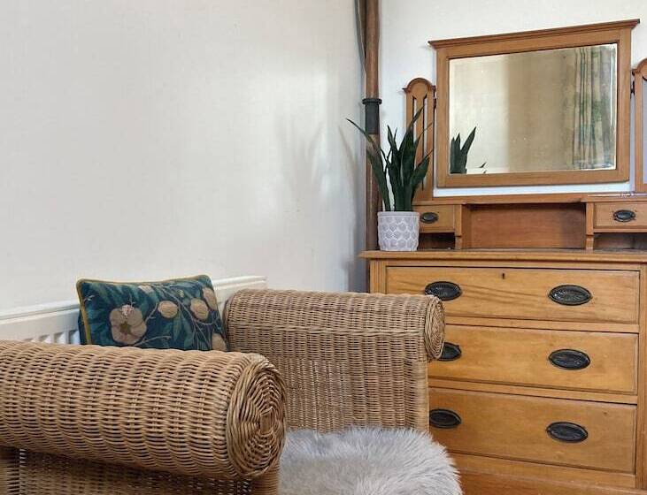 住所  Cosy Coastguard Cottage Right Next To The Sea