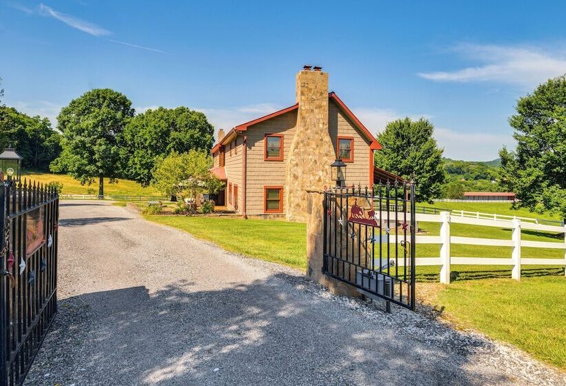 Rustic Retreat In Hickman On 160 Acres W/ Views!