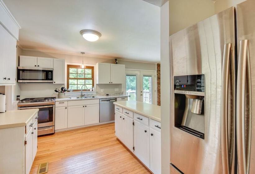 West Union Home W/ Saltwater Pool On 2 Acres!