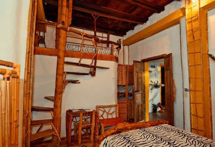 هتل Casa Tarza San Agustín