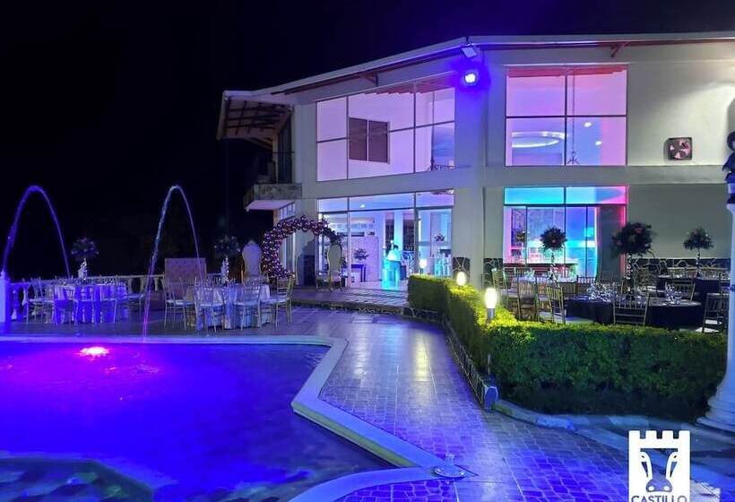 هتل Castillo Del Toro