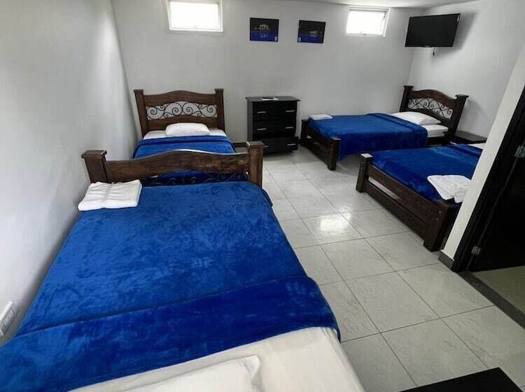 هتل Castillo Del Toro