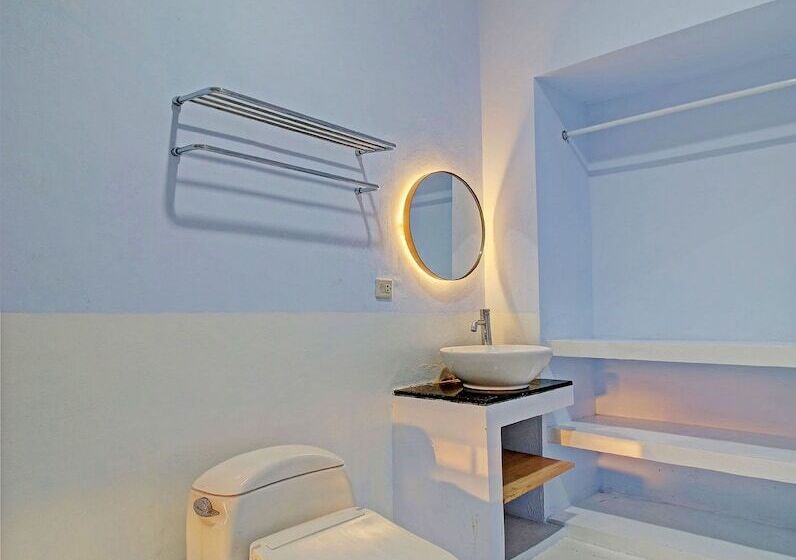 호텔 Collection O 93004 Double D Guest House