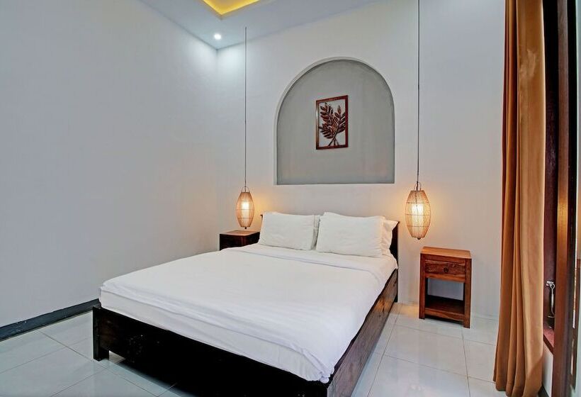 호텔 Collection O 93004 Double D Guest House