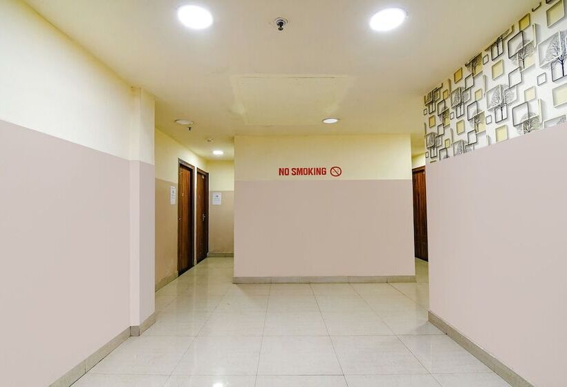 בית מלון כפרי Fabexpress Westin Plaza
