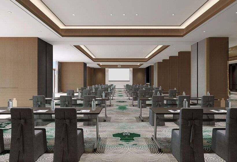 فندق Hilton Garden Inn Beihai Jiafu