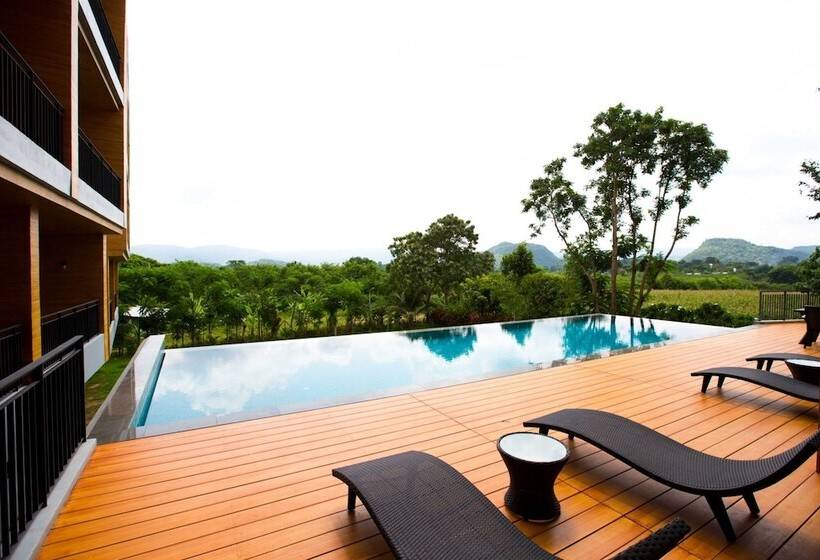 هتل The Earth Anthioch Khao Yai