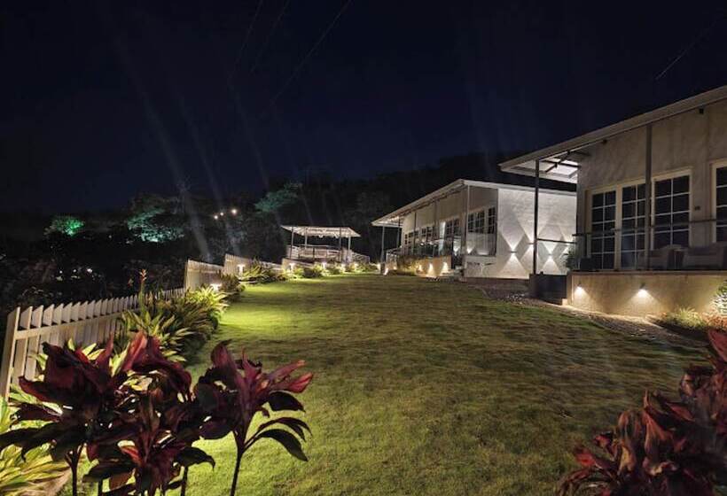 בית מלון כפרי Jumbo Paradise