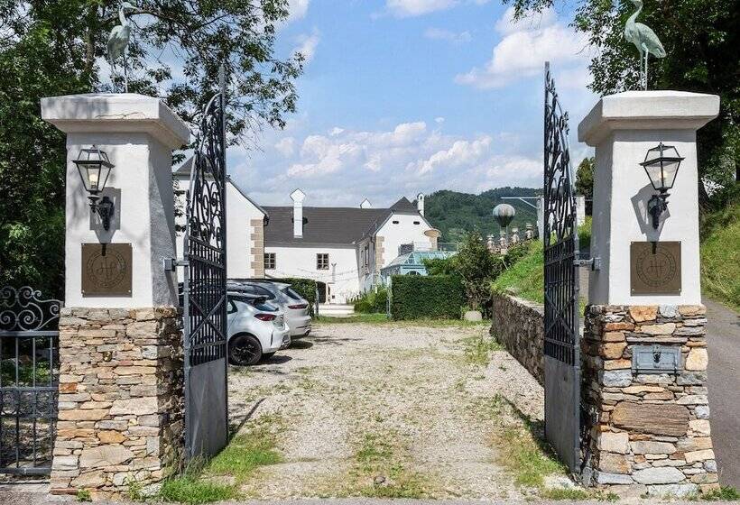 호텔 La Petite Ivy, Trenninghof 1302   Managed By Sky9 Apartments