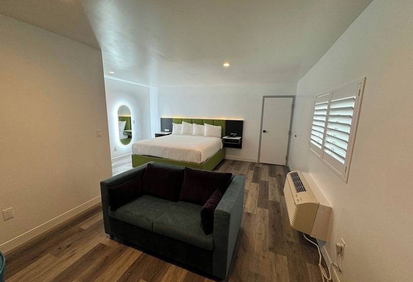 فندق Rudra Hollywood