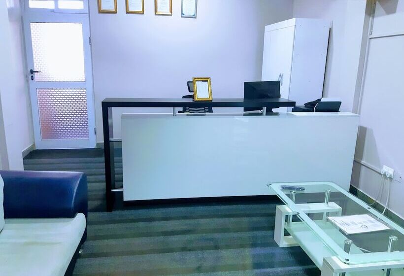 فندق Julbert Plaza