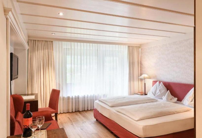 هتل Ansitz Punthof