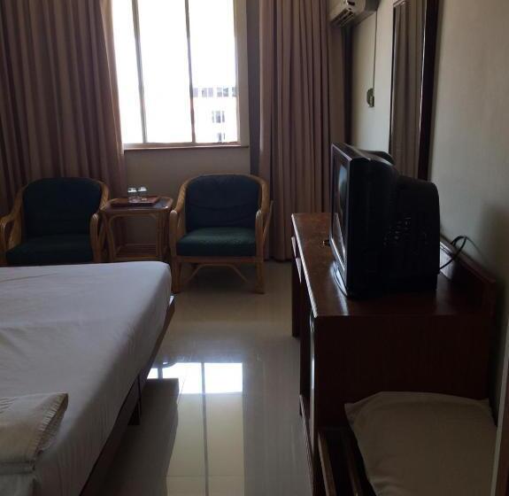 هتل Paradorn Inn
