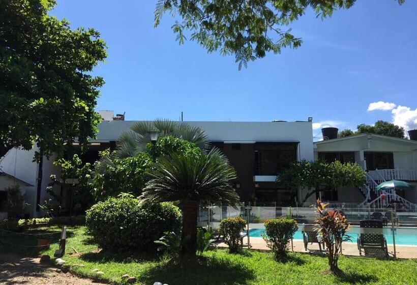 هتل Restaurante Versalles