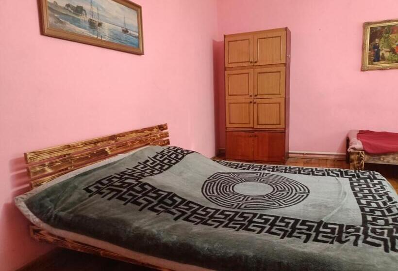 Krone Hostel