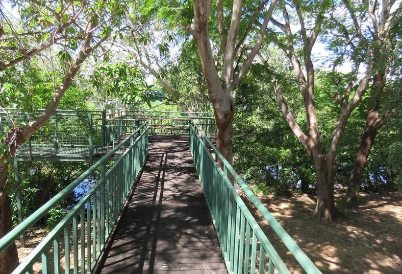 Parry Creek Farm Tourist Resort And Caravan Park