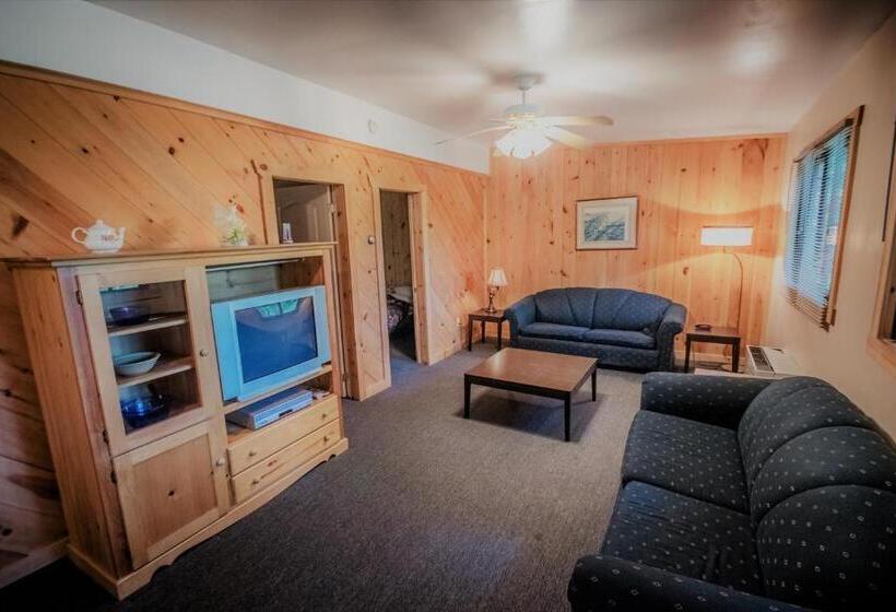 אתר נופש High Falls Bay Cottages, Camping & Waterpark