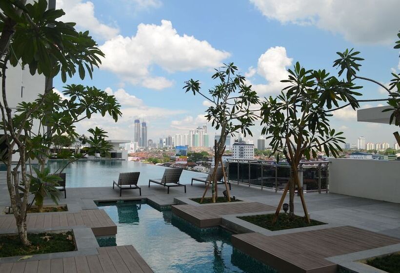 1 Tebrau Suites By Subhome