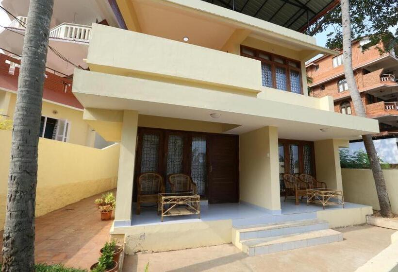 مبيت وإفطار Abad Serviced Villas