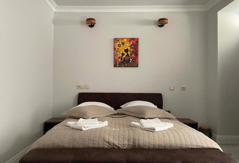 تختخواب و صبحانه Maisonette Apartments